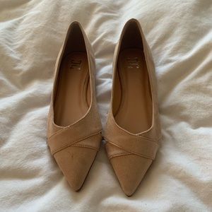 Nude pointed toe flats